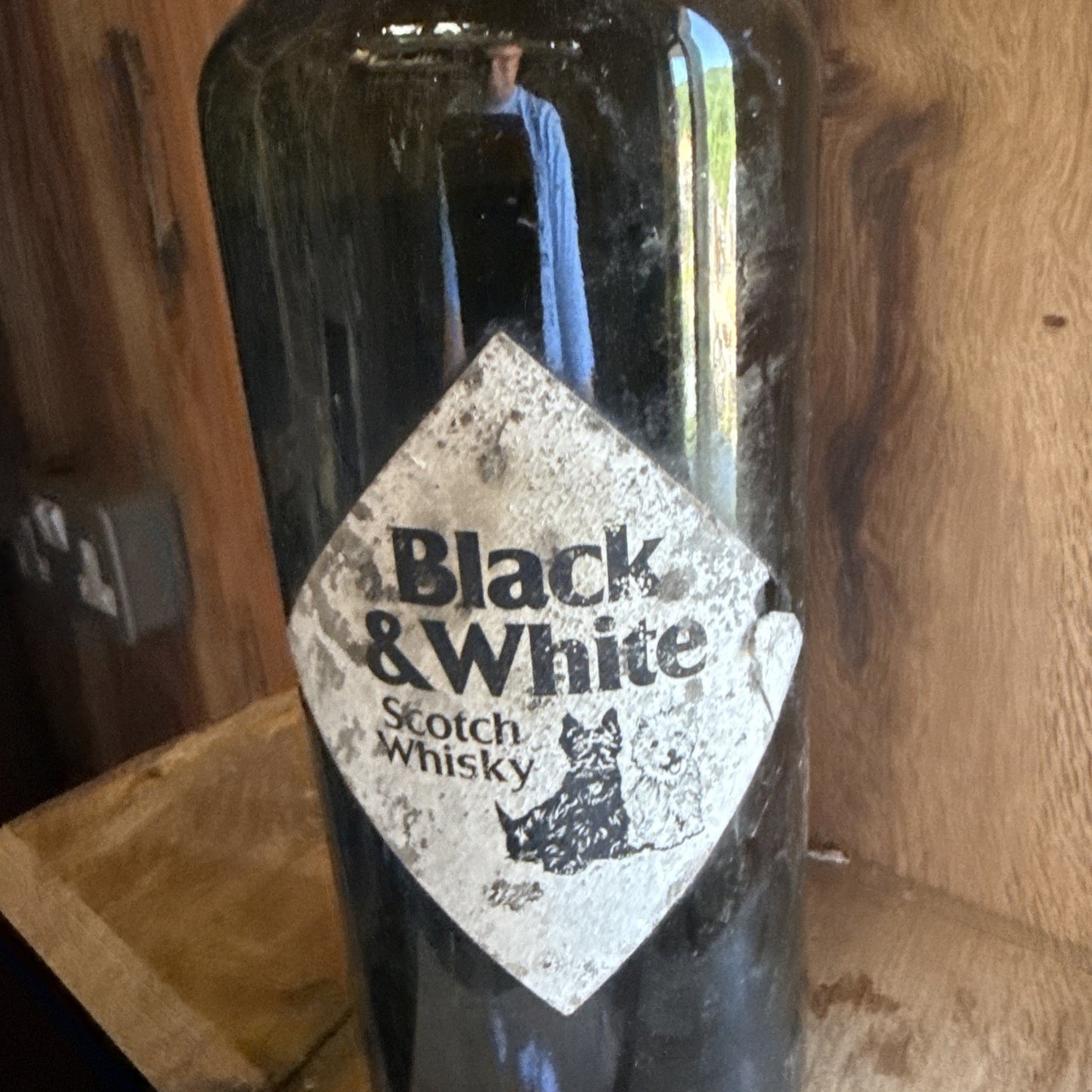 1l Black and White Scotch whisky bottled 1980s(?) vintage matured