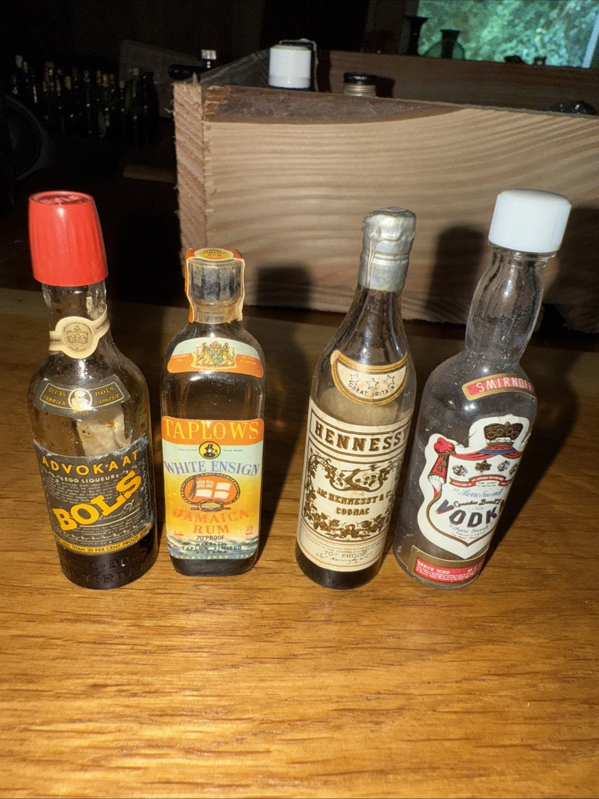 4 mini Miniatures sealed but empty hennessy smirnoff taplows bols