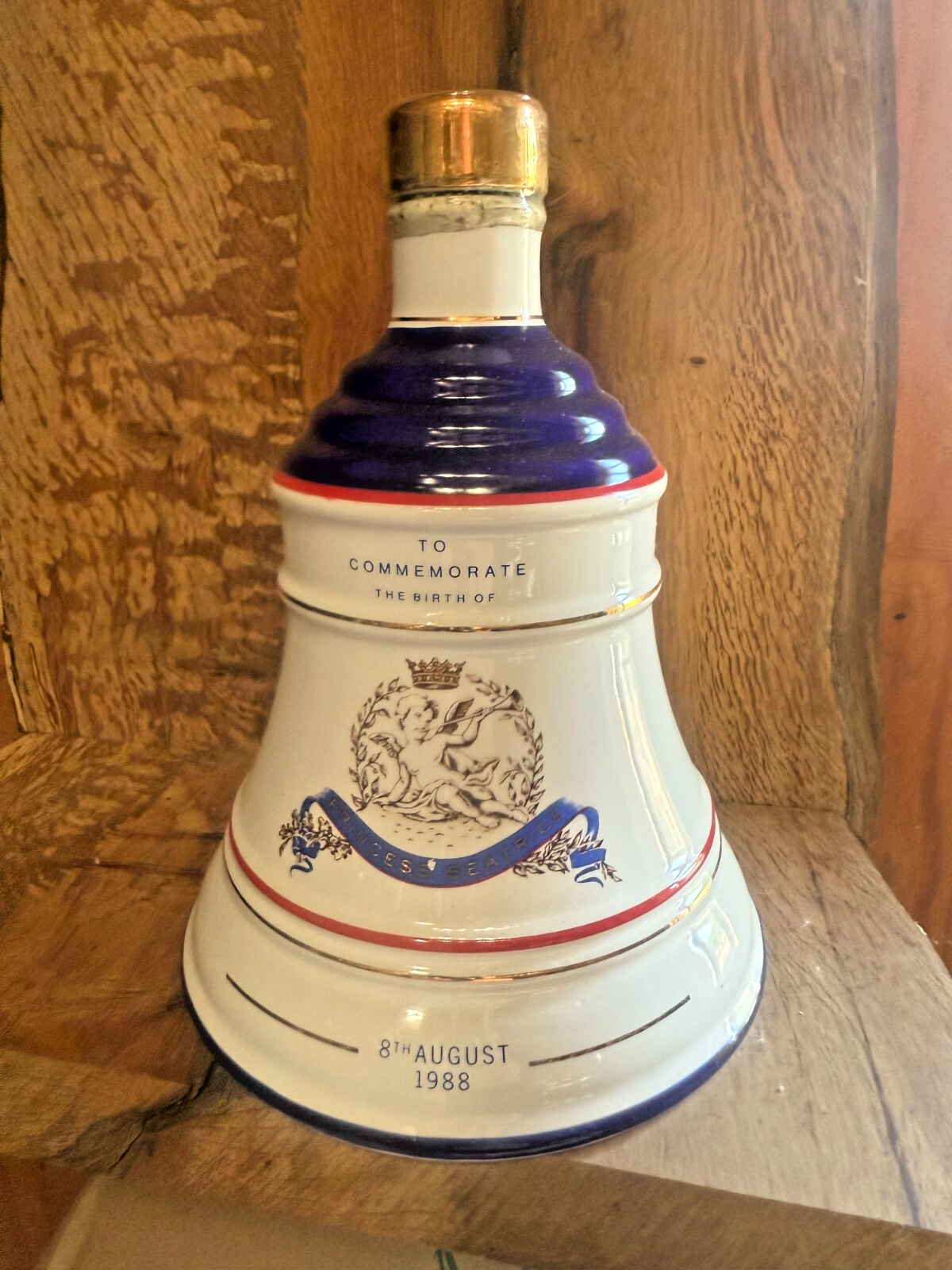 Full decanter of Bells Whisky 75cl Bottled 1988 royal vintage matured