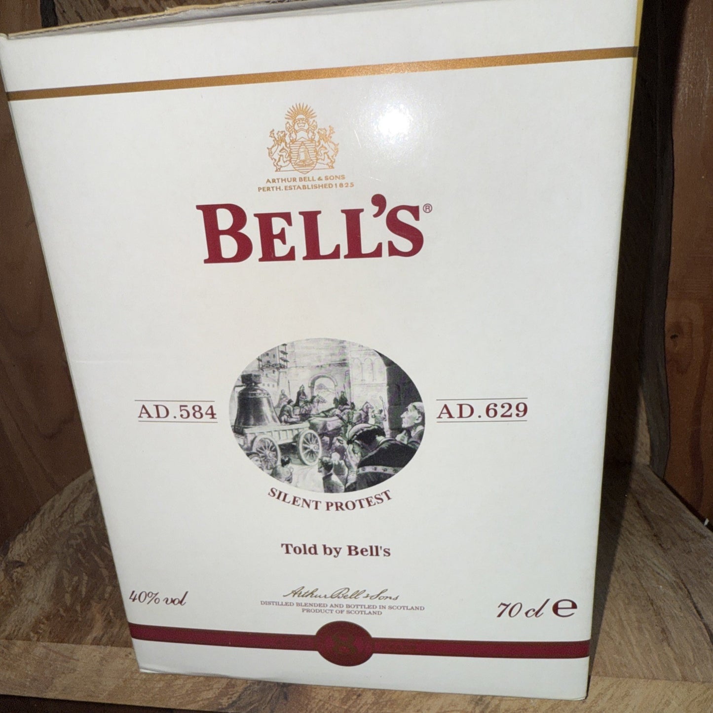 Bells Whisky 75cl decanter Christmas 2005 Mint Boxed