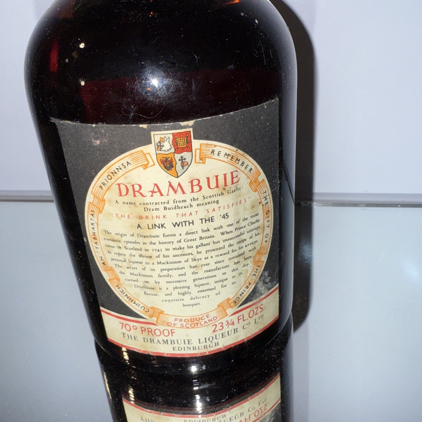 Drambuie Liquor 26 2/3 Floz 70 Proof Bottled 1960s
