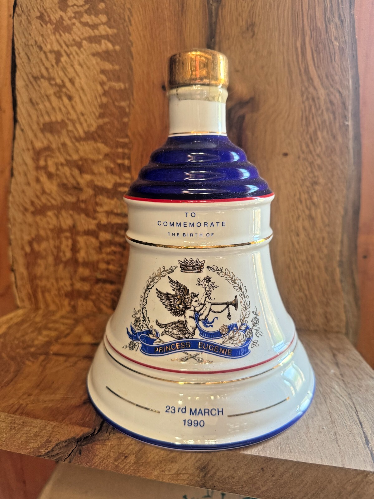 Full decanter of Bells Whisky 75cl Bottled 1990 royal vintage matured