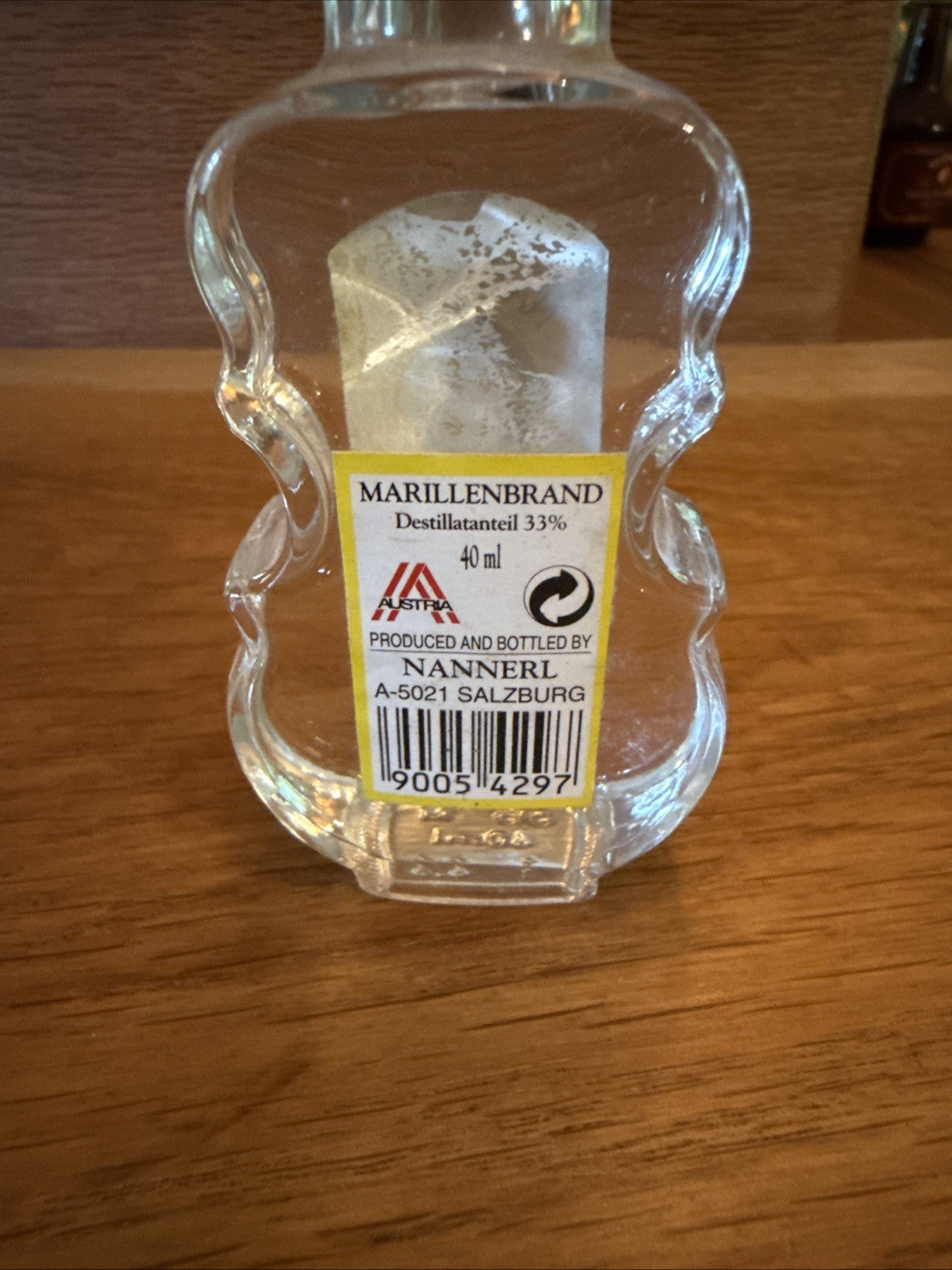 Nannerl Peach Schnapps Miniature Full