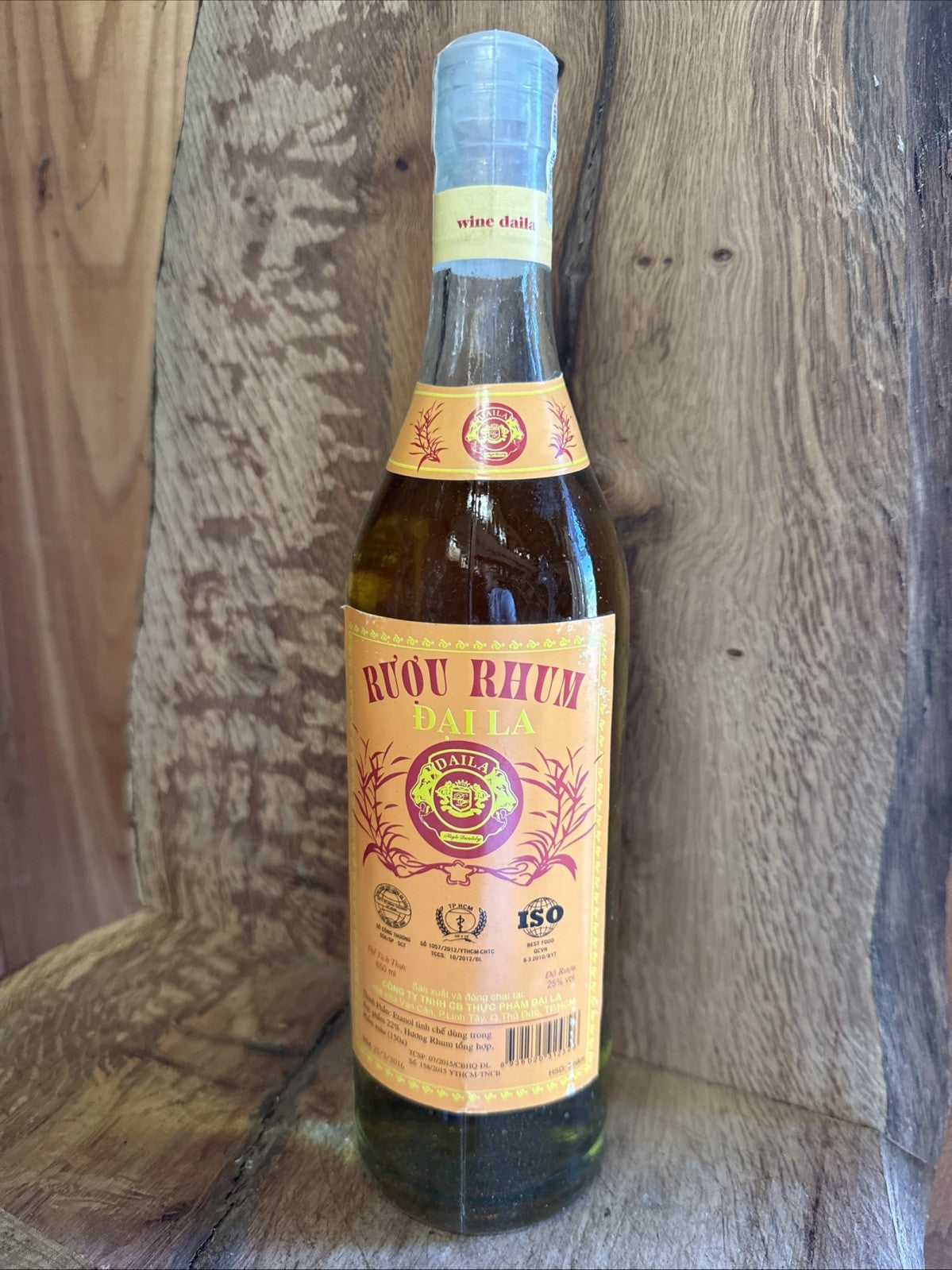 Dai La RumDai La Rum from Vietnam Vietnamese Rhum 650 ml bottle
