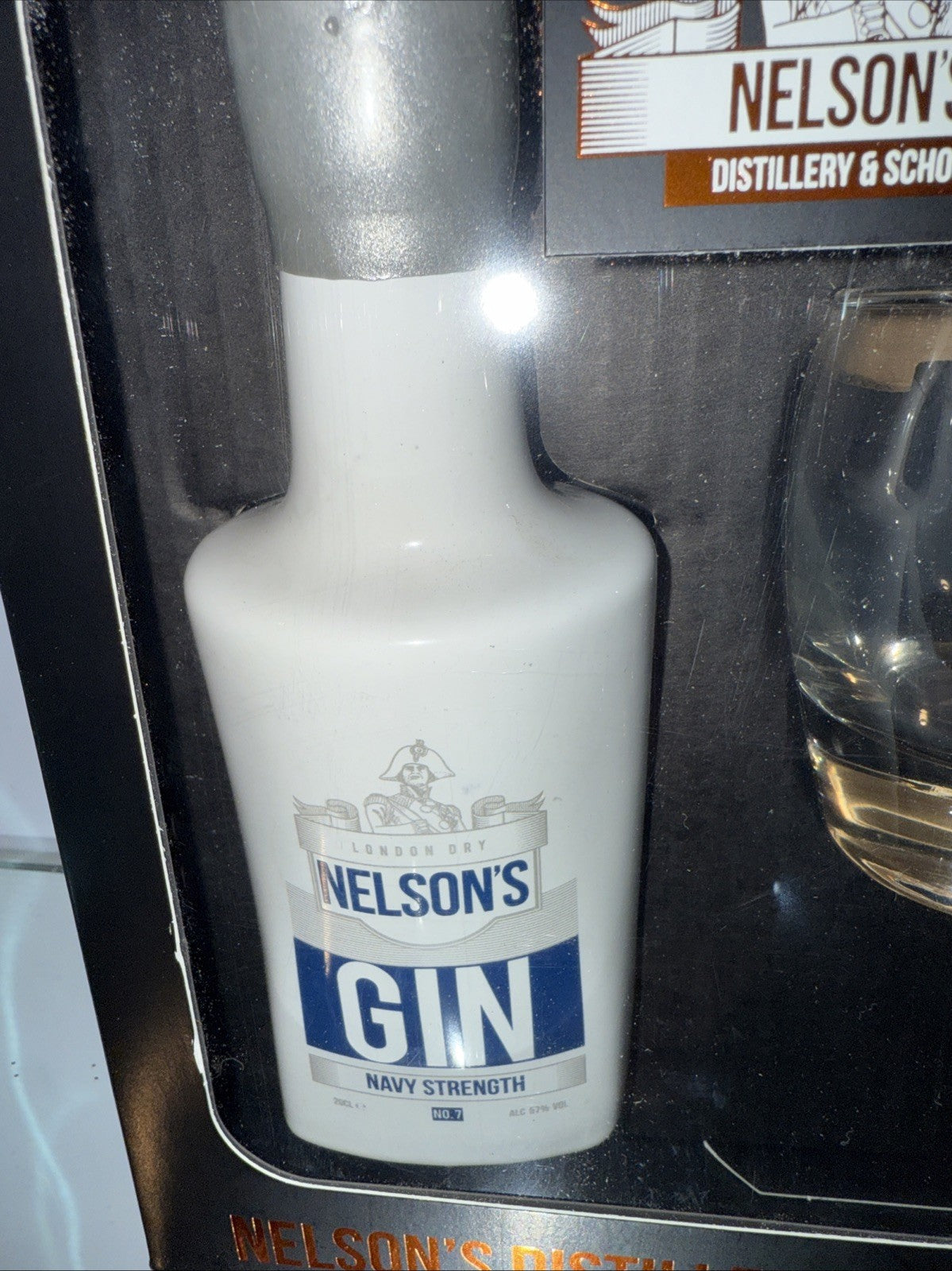 Nelson's navy strength gin 20cl 57% In Gift Pack With Engraved Drinking Glass