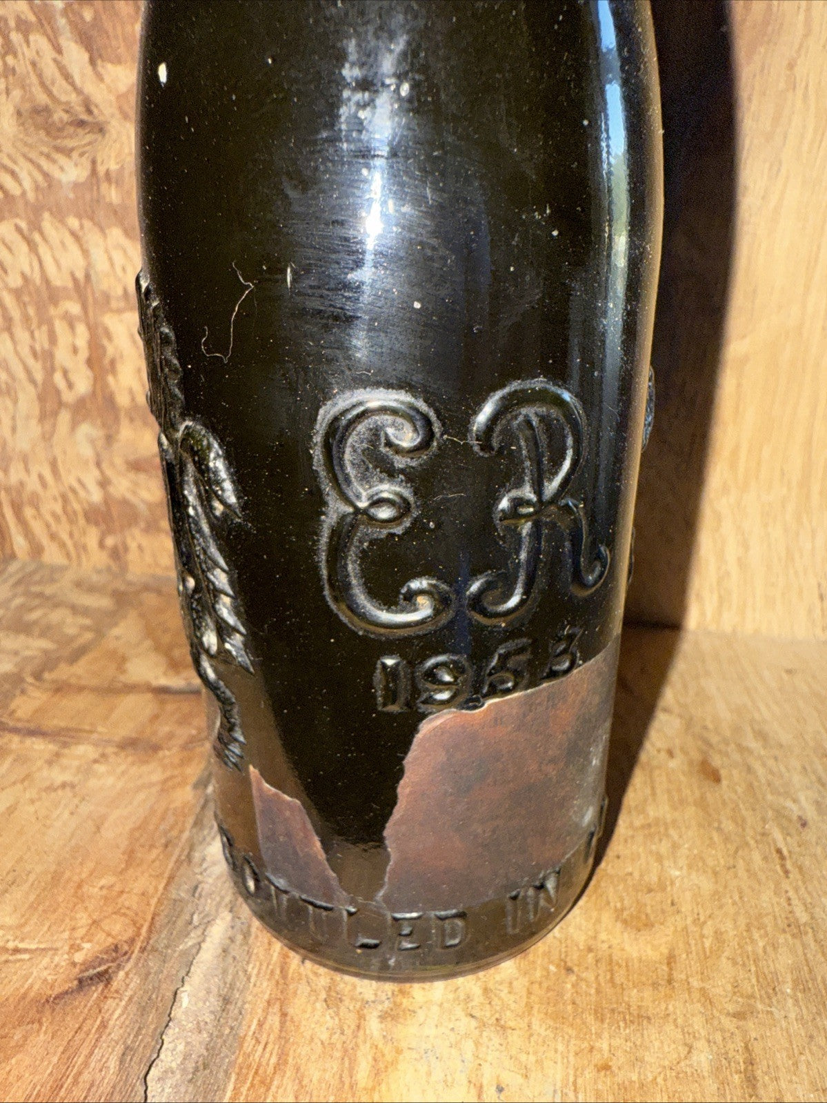 Guinness Extra Stout bottled 1910 to 1916 (label in poor condition)