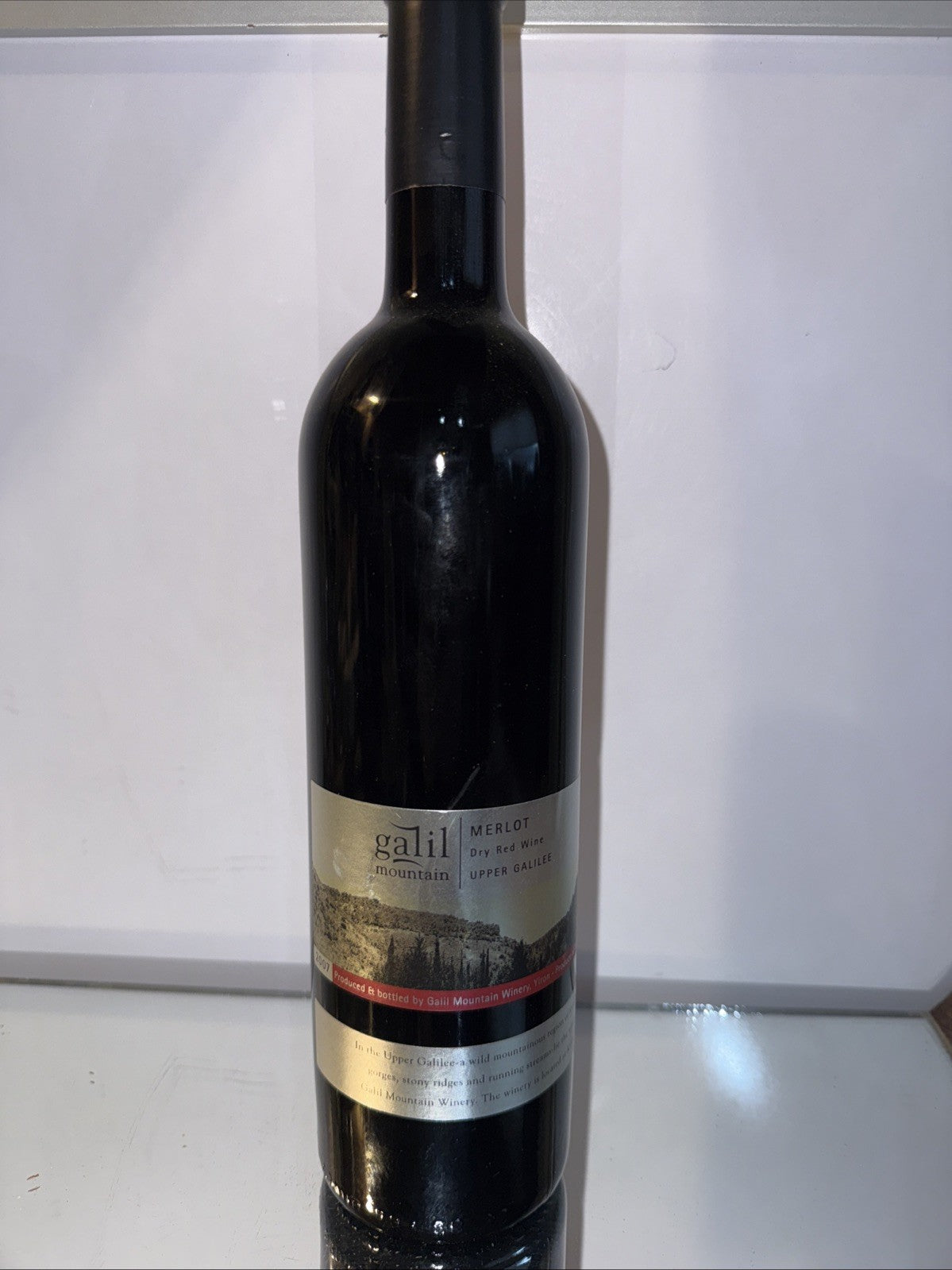 (750 ml) bottle of Galil Mountain Winery Merlot Upper Galilee 2007