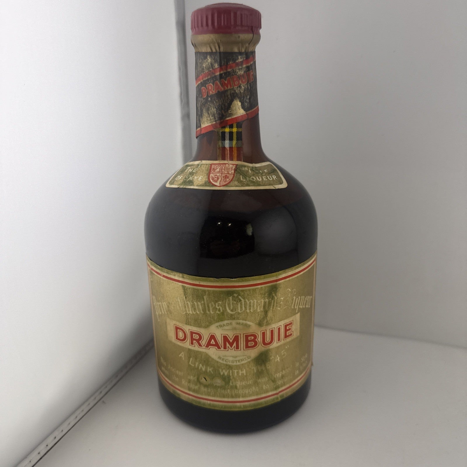 Vintage Drambuie Prince Charles Edward’s Liqueur 70 Proof Full 23 3-4 Floz 1970s