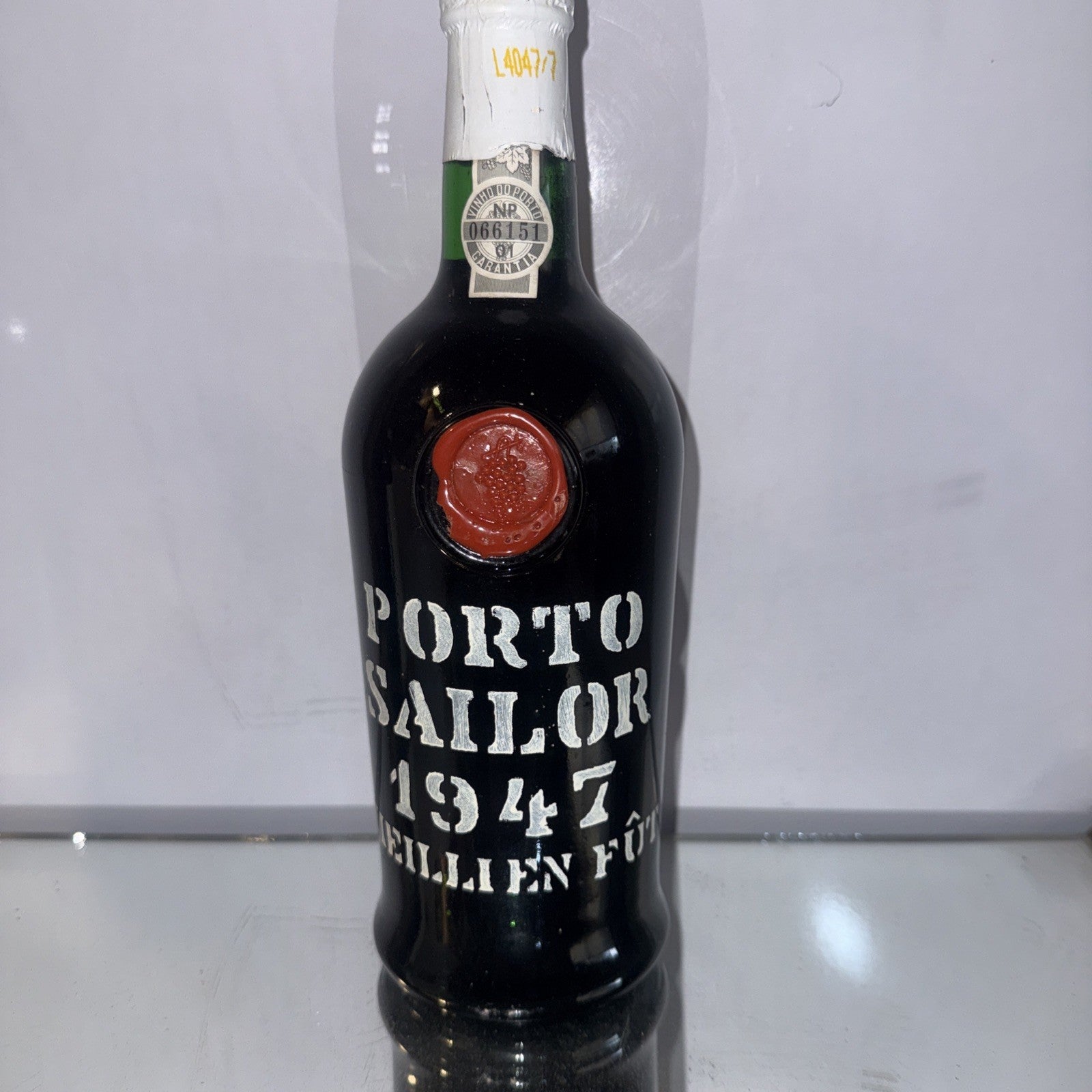 Porto Sailor 1947 – Colheita Port Bottles 1994 Perfect Condition..