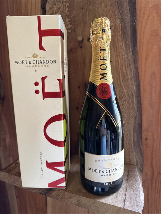 Moët Et Chandon Champagne  70cl