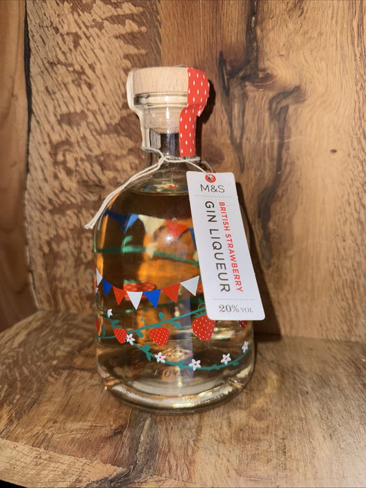M And S Strwaberry Gin Liqueur 20% 70 Cl