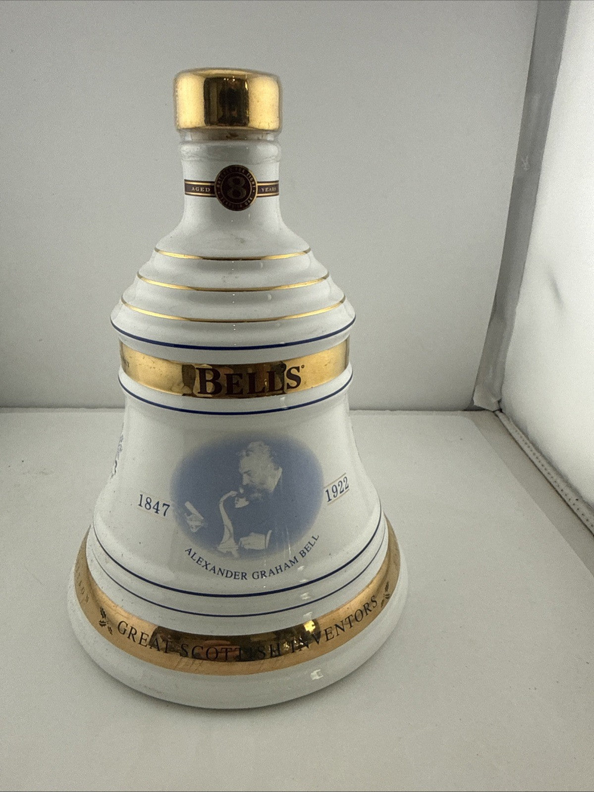 Bell’s Extra Special 2001 Christmas Bell Decanter 8 Year Old 70cl Full