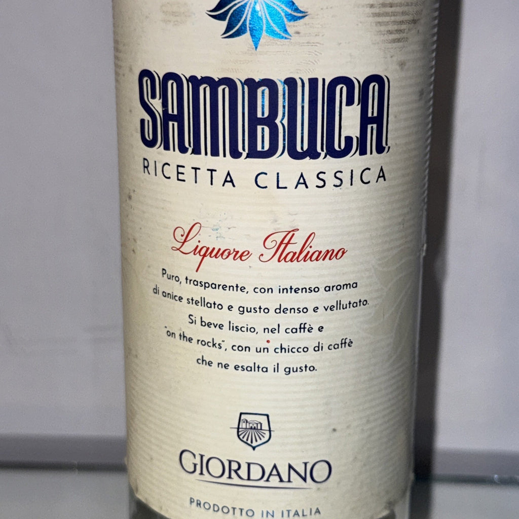 Sambuca Giordano (Ricetta Classica), an Italian anise-flavored liqueur.