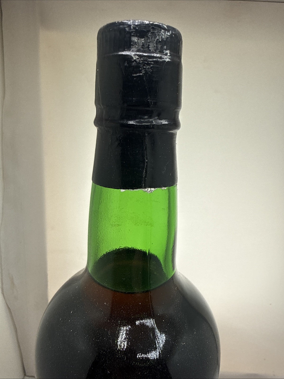 The Captain's Table LBV Port 1985,