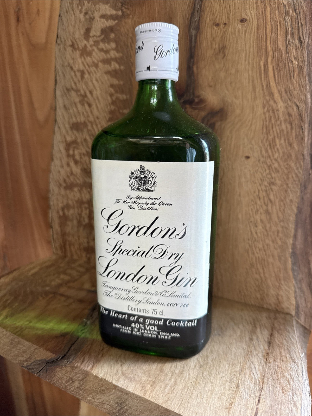 Gordon's Special Dry London Gin 75 cl 1980s bottled