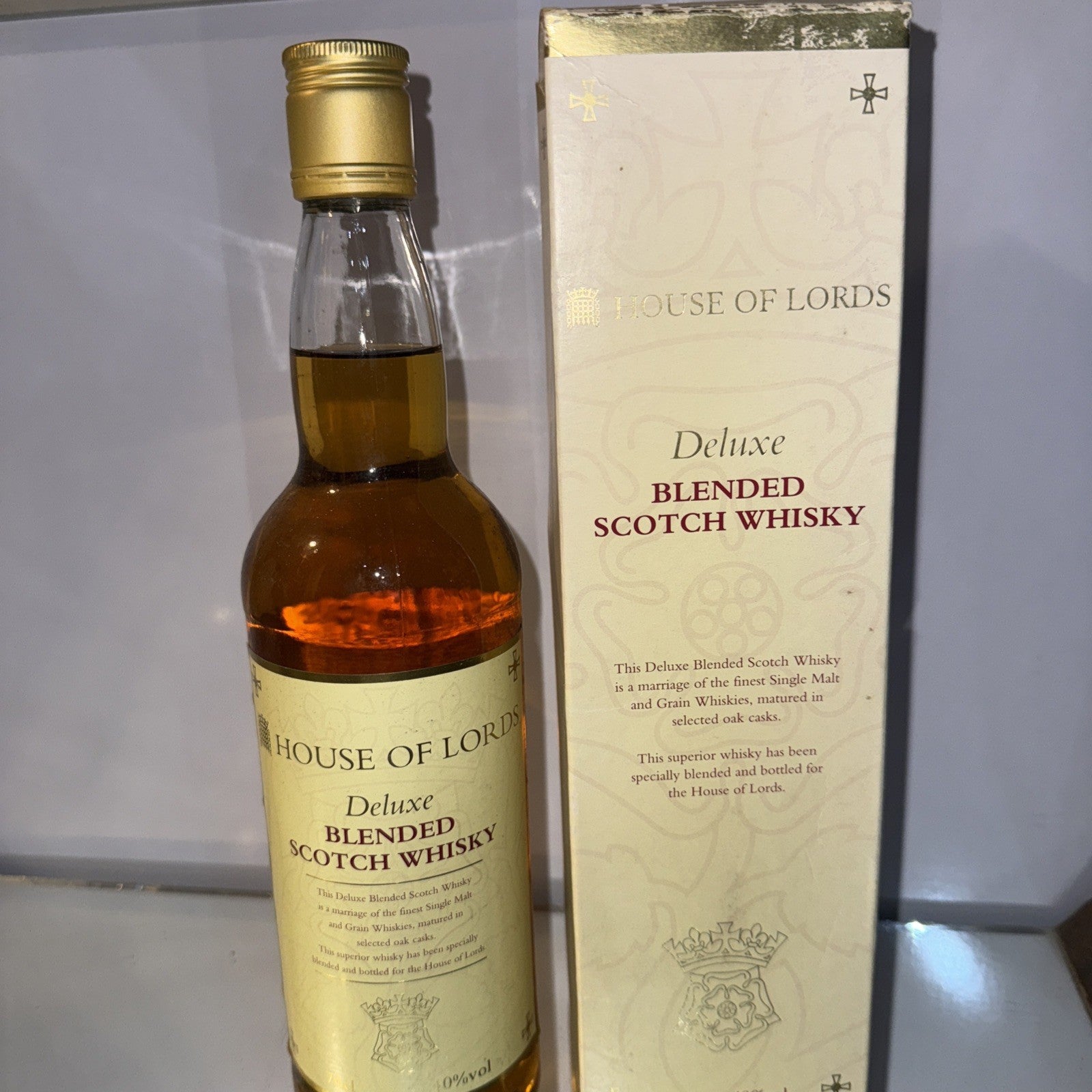 House of Lords Deluxe Blended Scotch Whisky (70cl, 40% ABV)