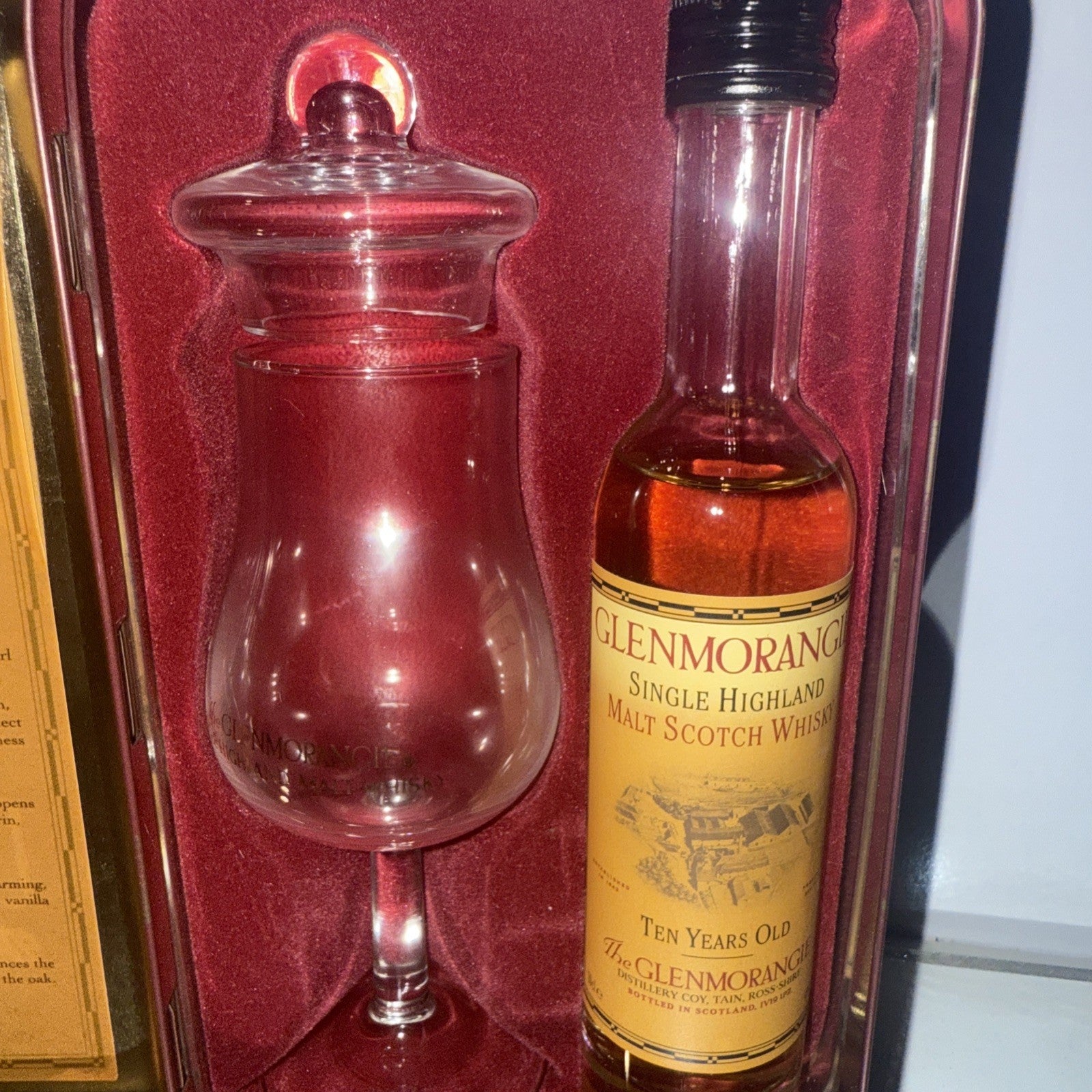 10cl Bottle 10 year old Glenmorangie single Malt With Special Lidded Glass Set