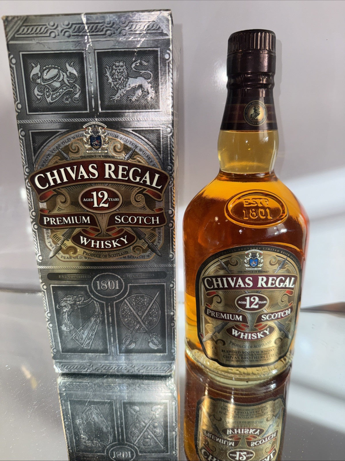 Chivas Regal 12 Year Old Blended Scotch Whisky (75 cl / 40% ABV) 2010/15