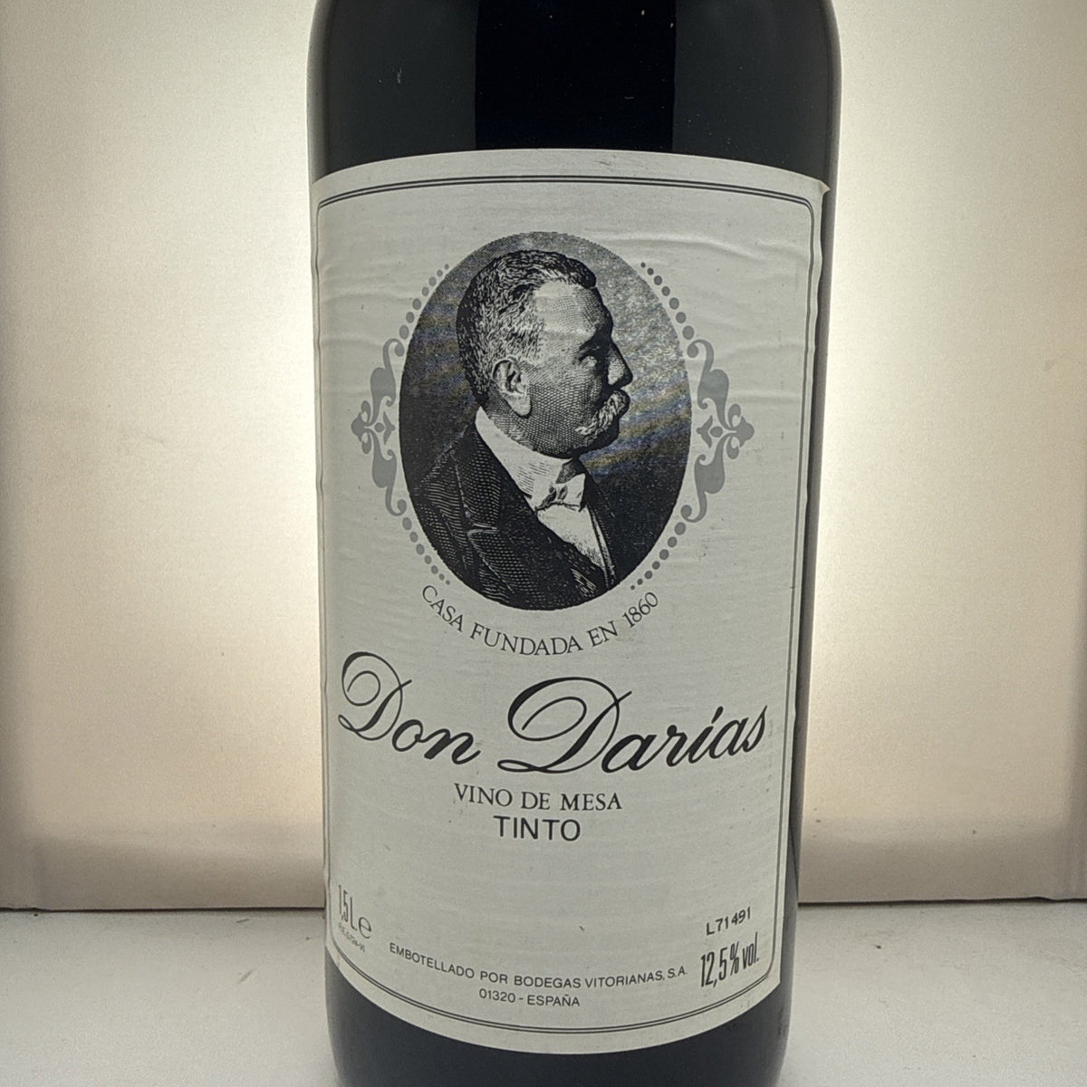 Don Darias Vino de Mesa Tinto (1.5 L, Bodegas Vitorianas) 1990s
