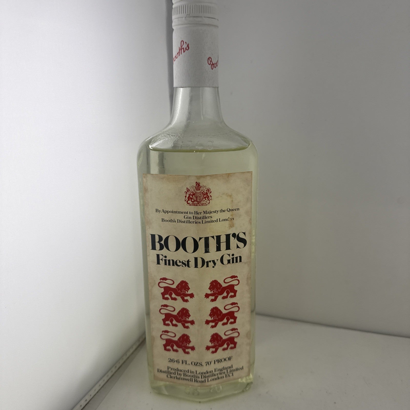 Vintage Booth’s Finest Dry Gin 26.6 Fl Oz 70 Proof 1970s