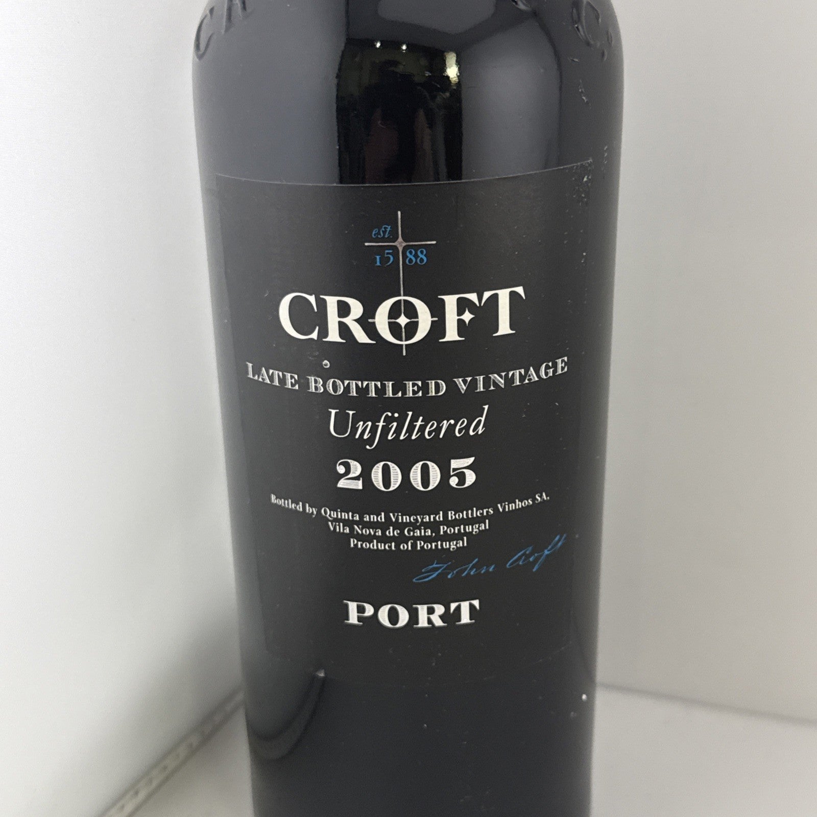 Croft Late Bottled Vintage Unfiltered Port 2005.Traditional unfiltered