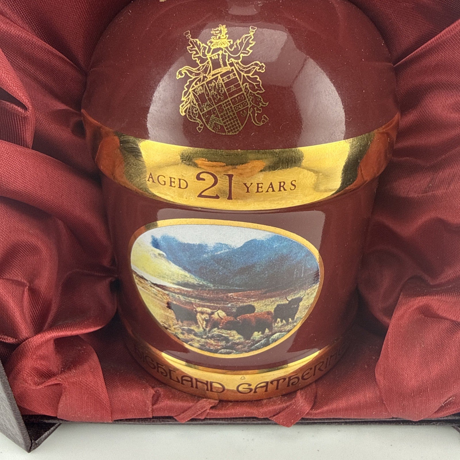 The Highland Gathering 21 year aged Special Reserve Scotch Whisky Decanter full