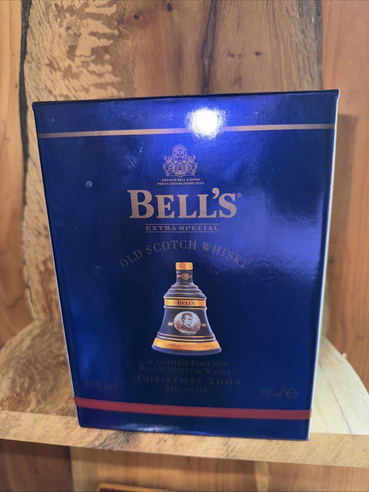 Bells Whisky Decanter Inventers series John Logie Baird full boxed mint 2004