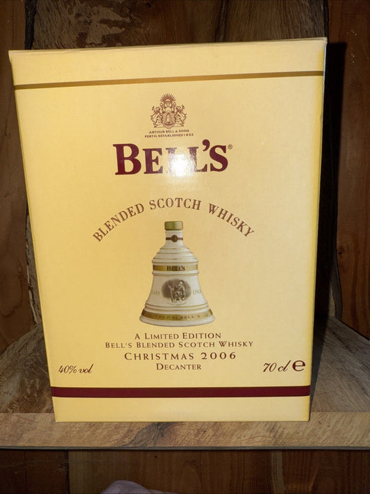 Bells Whisky 75cl Christmas 2006 Decanter full mint condition