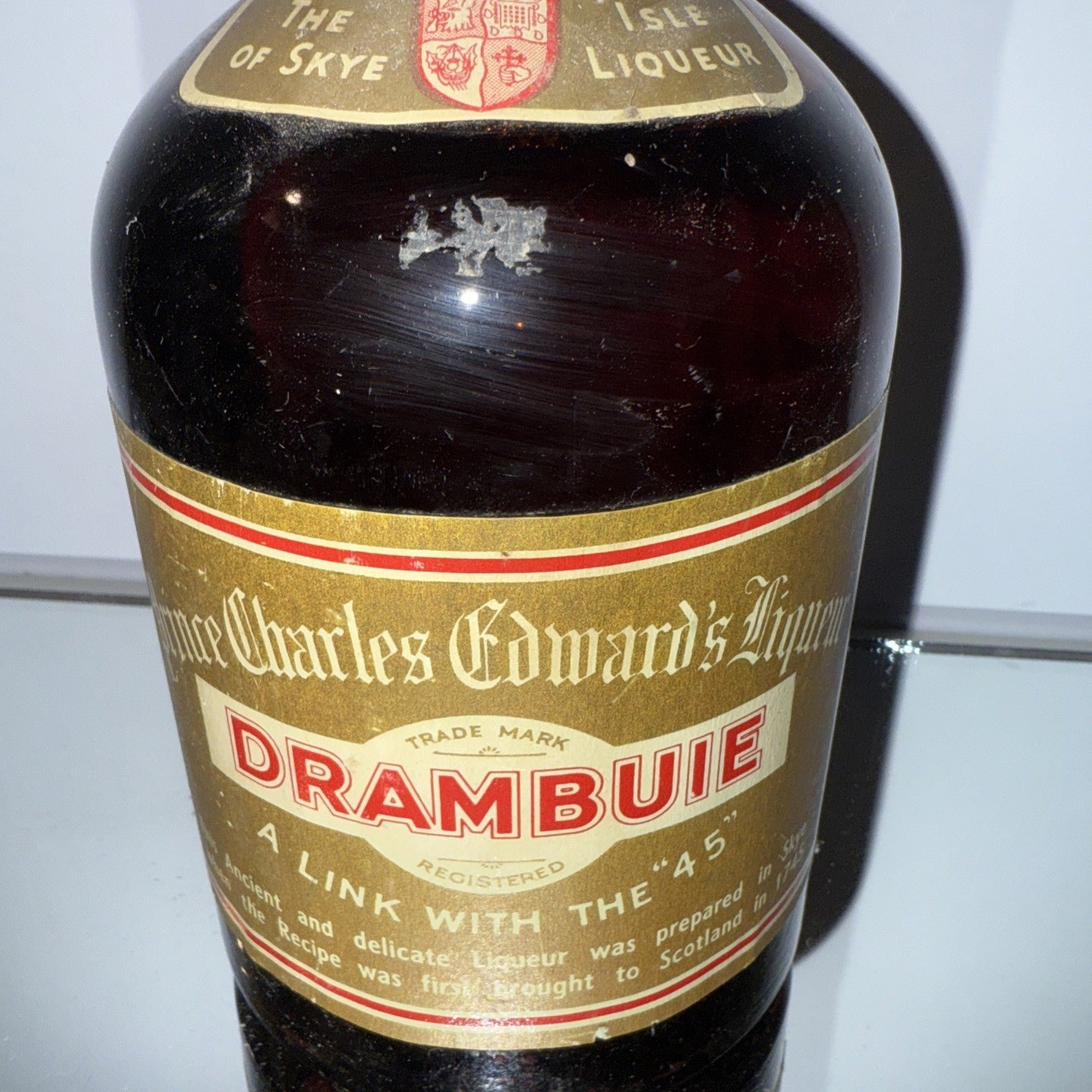 Drambuie Liquor 26 2/3 Floz  70 Proof Bottled 1960s