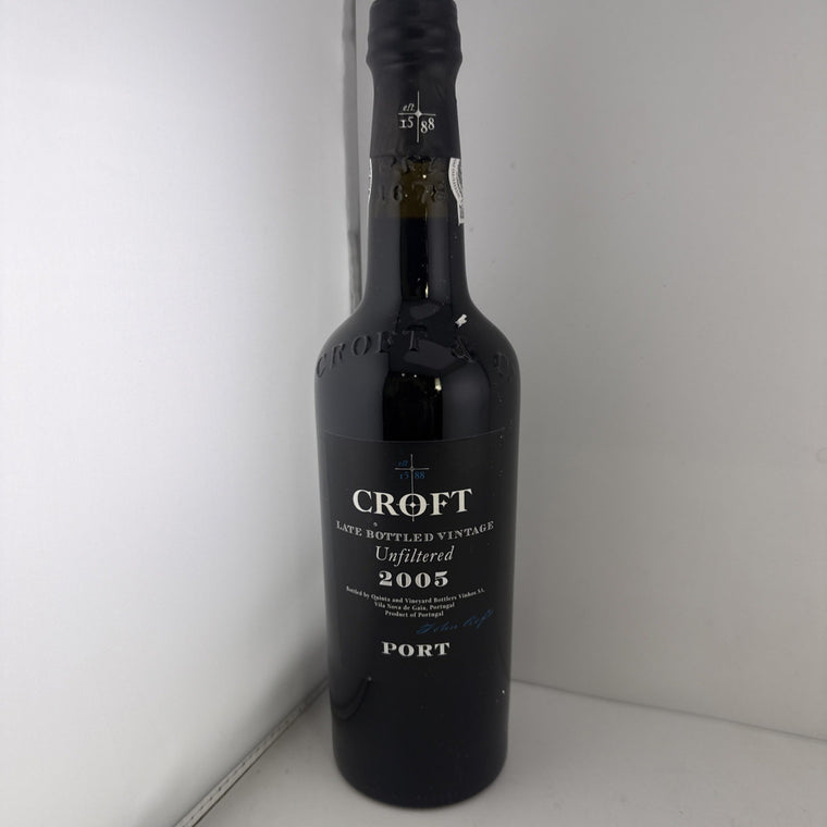 Croft Late Bottled Vintage Unfiltered Port 2005.Traditional unfiltered