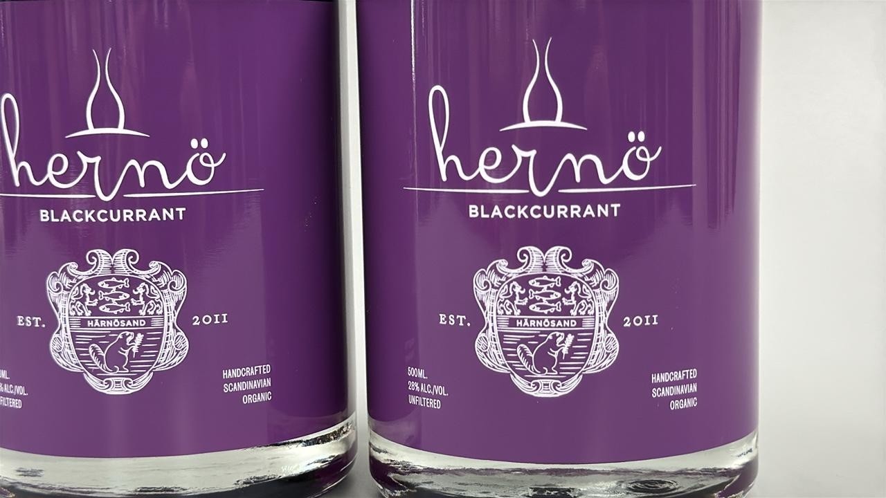 HERNO BLACKCURRENT GIN / 500ML / 28%   Cheapest on internet!