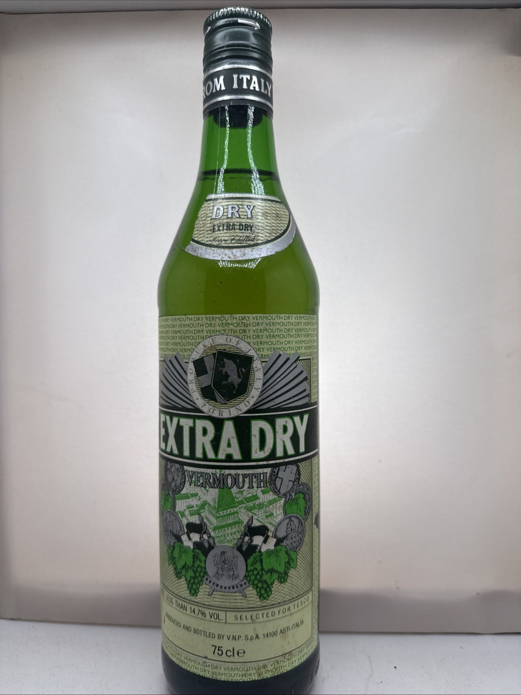 Tesco Extra Dry Vermouth — Italian. 1980s–90s bottling. Sealed.