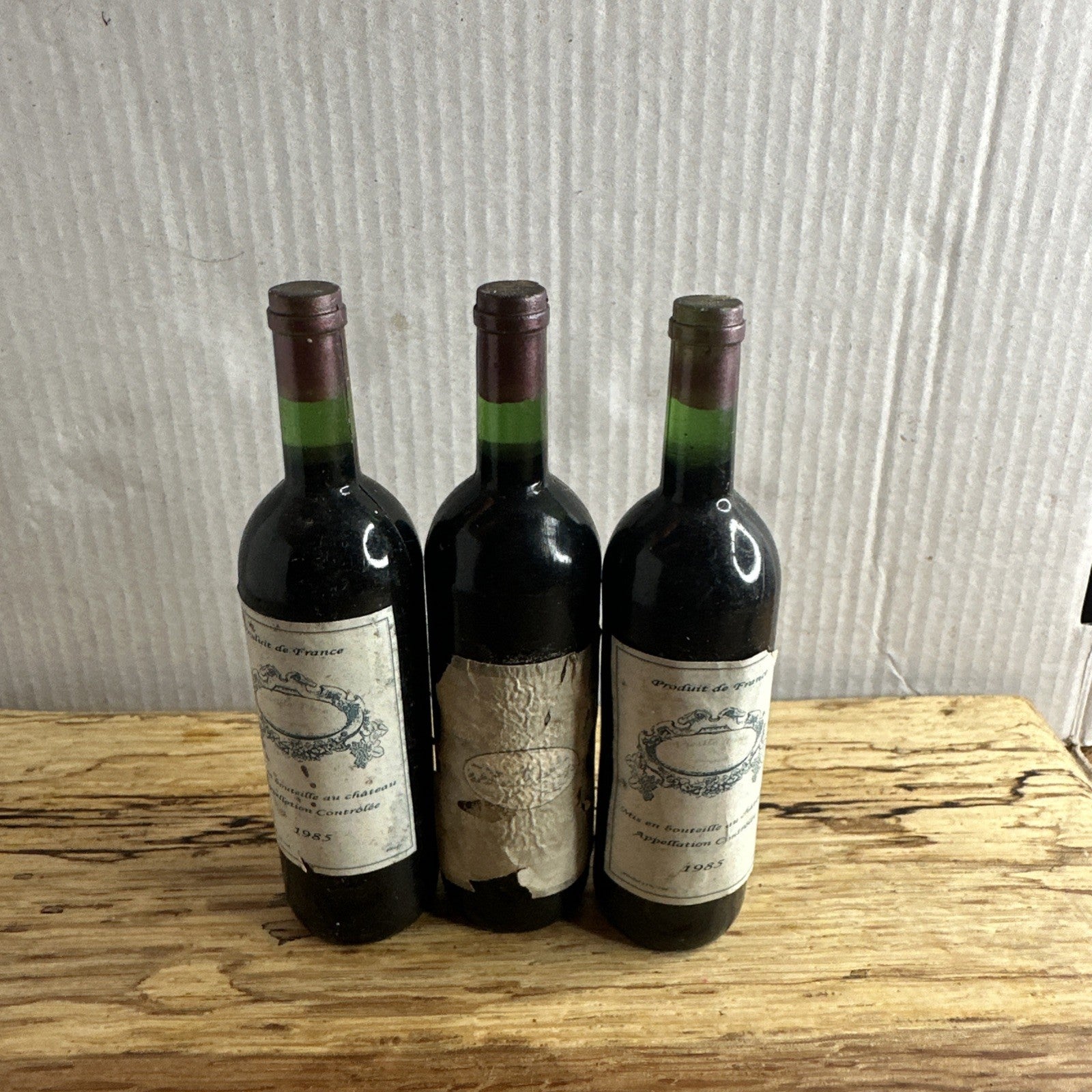 1985 Château wine from the Bordeaux region of France miniature Bottles