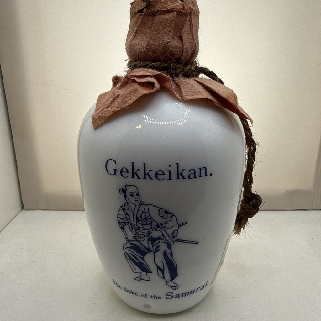 Gekkeikan Sake — Samurai ceramic bottle. 80s/90s vintage. Sealed — collectible.