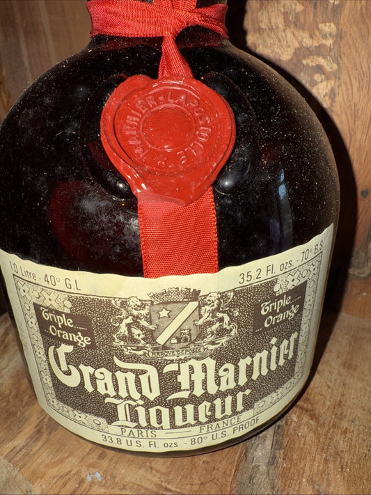 Grand Marnier Liqueur 35.2 Floz 70% Proof in display box 1970s Mint Condition