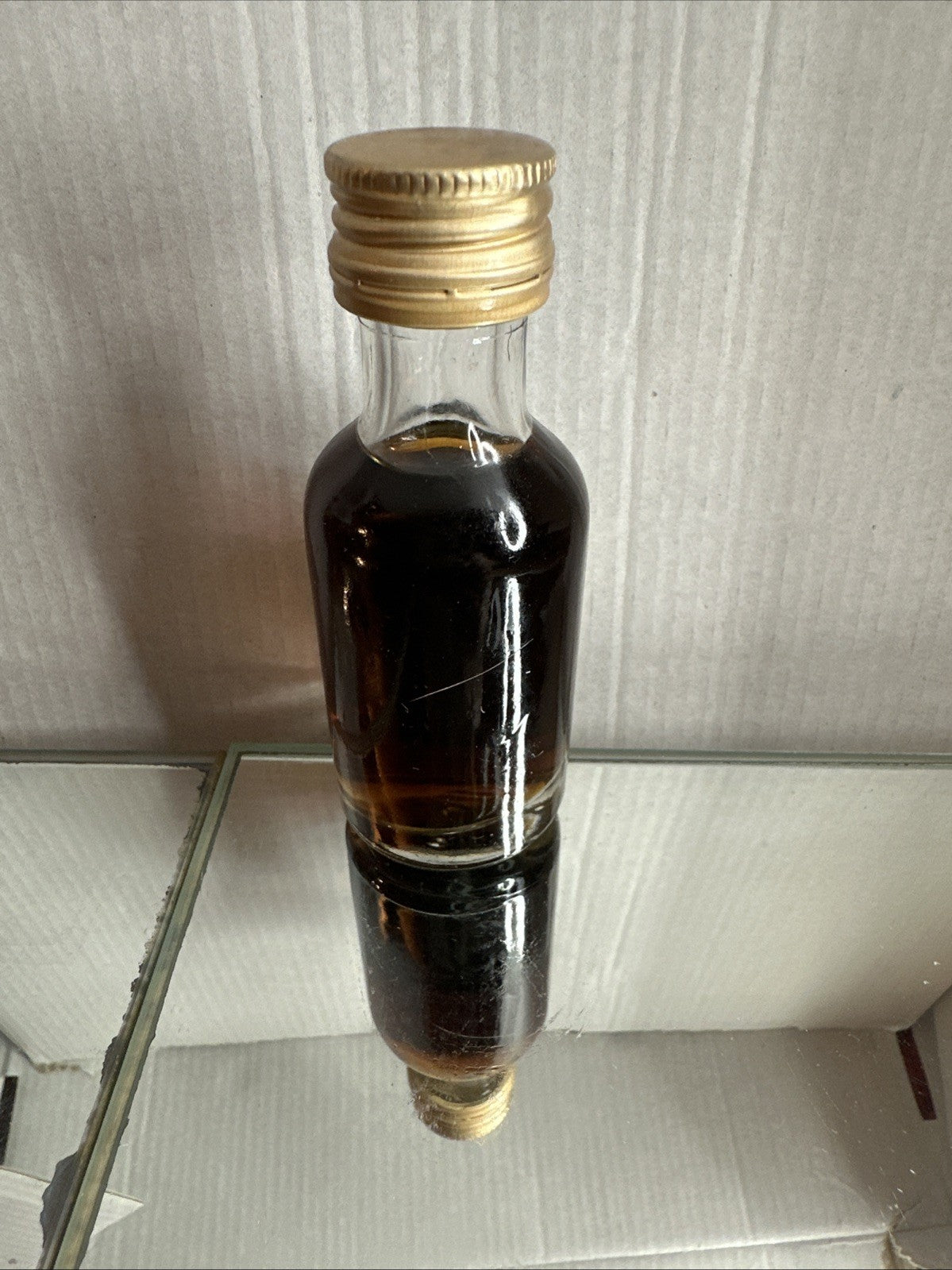 Devon Mead liquor Miniature Full