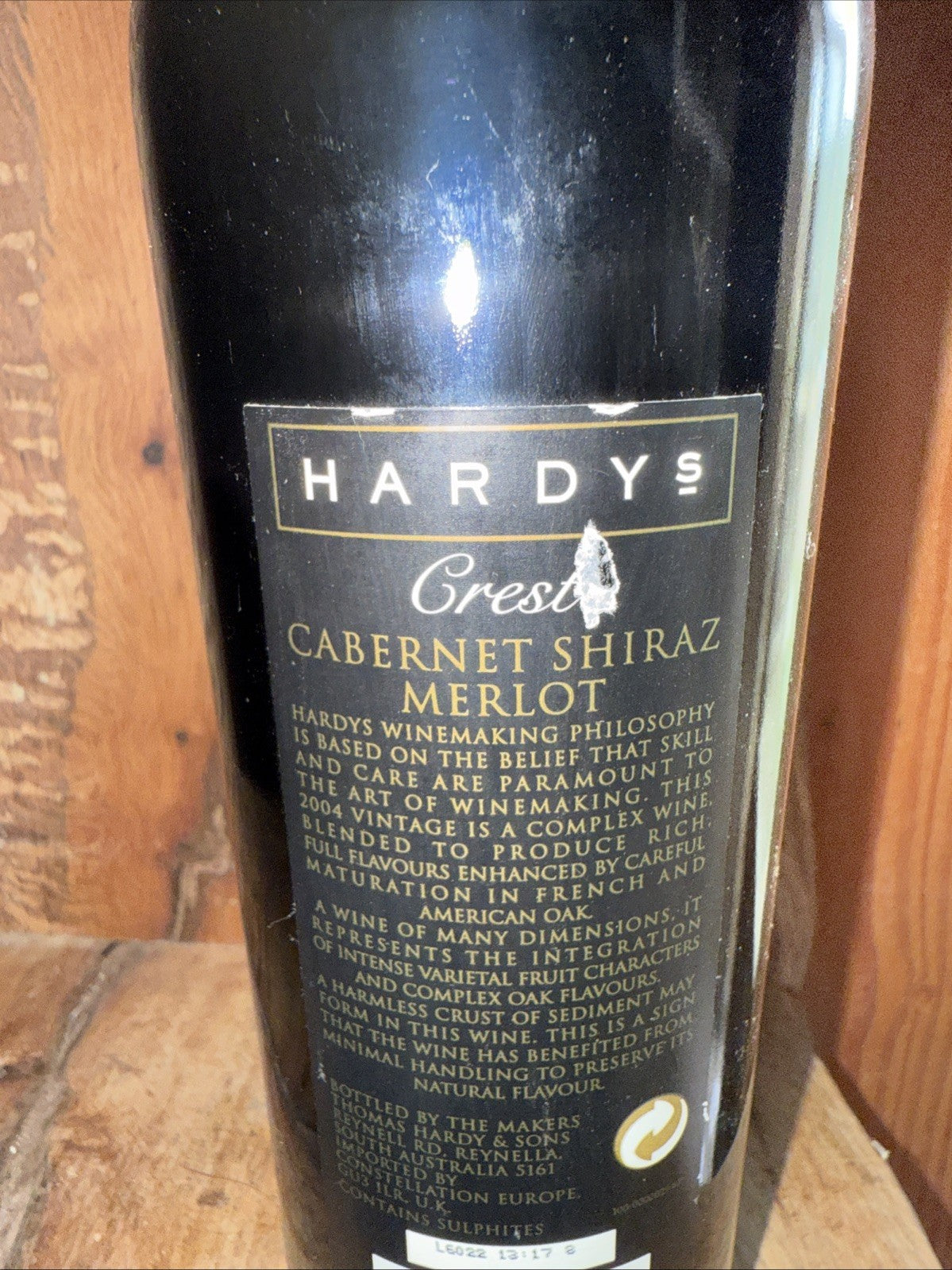 Hardy's Crest Cabernet Shiraz Merlot 2004
