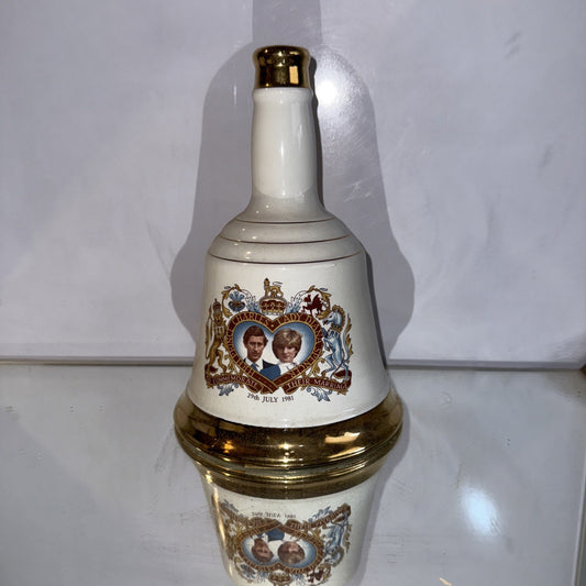 FULL decanter of Bells Whisky 75cl Bottled 1986 royal vintage matured