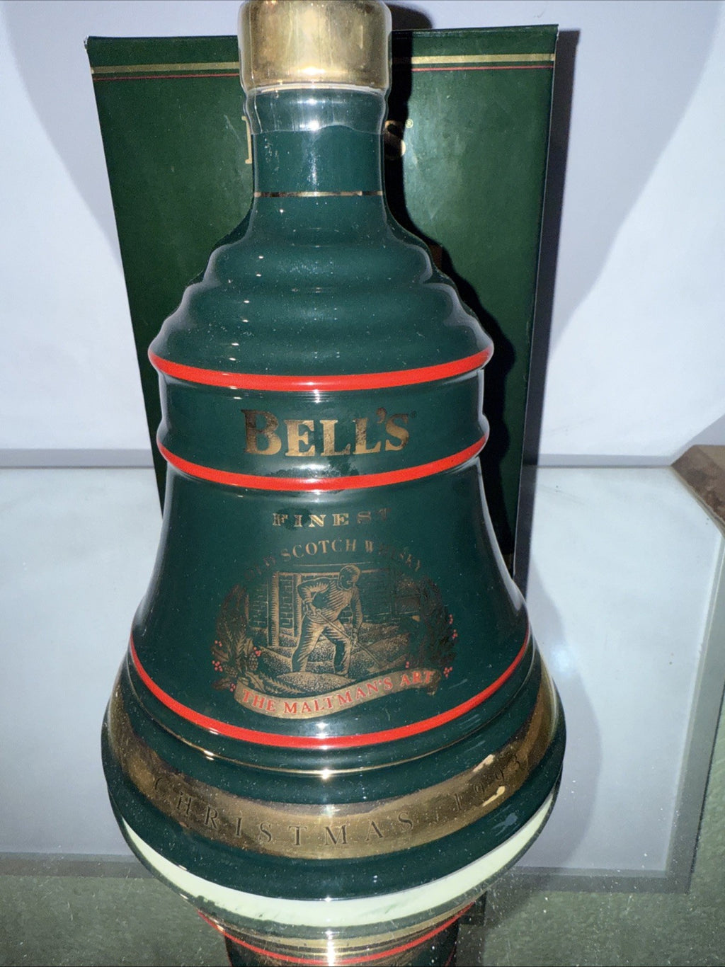 Bell’s Christmas 1993 limited-edition (75cl at 40% ABV) Full