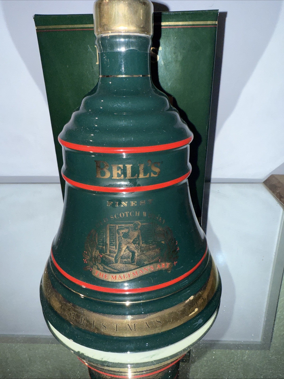 Bell’s Christmas 1993 limited-edition (75cl at 40% ABV) Full