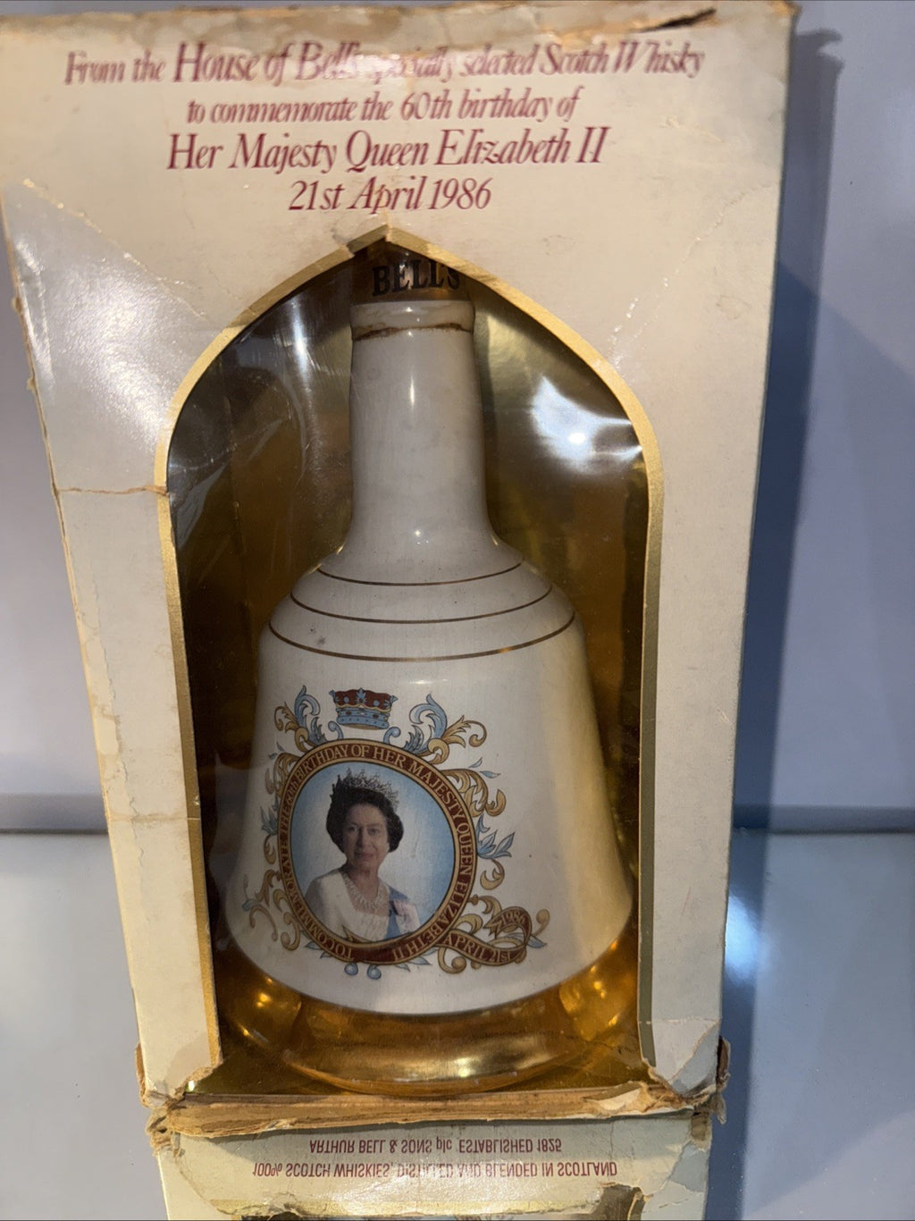 Bell’s Queens 60th 1986 limited-edition (75cl at 40% ABV) ( Tatty Box)