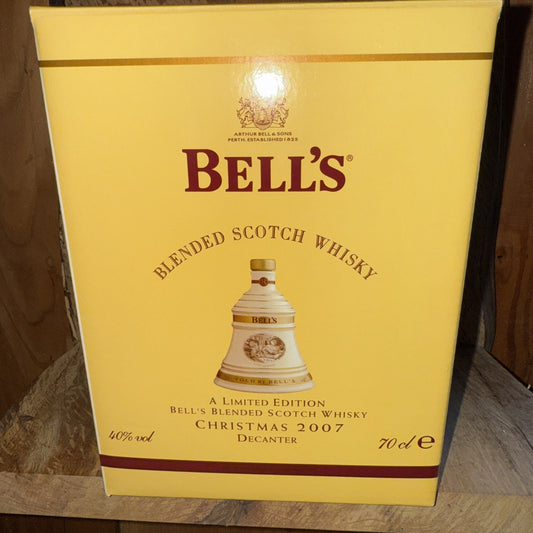 Bells Whisky 75cl decanter Christmas 2007 full boxed mint condition
