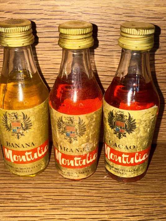 Trio Of Montulia   Banana/naranja/cacao Liqueur  Miniatures 1960s