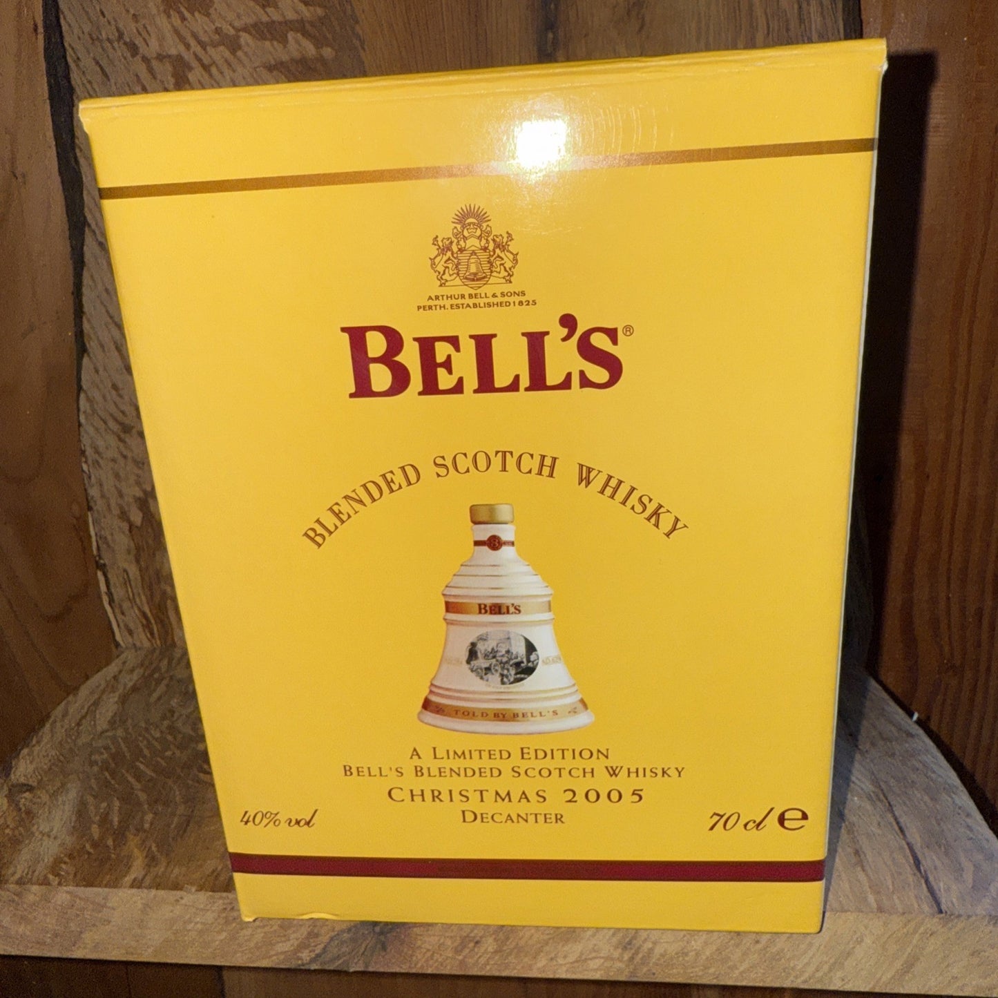 Bells Whisky 75cl decanter Christmas 2005 Mint Boxed
