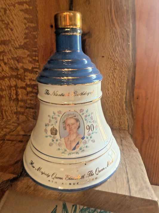 Bells Whisky 75cl Bottled 1990 Royal vintage matured Queen Mum full bottle