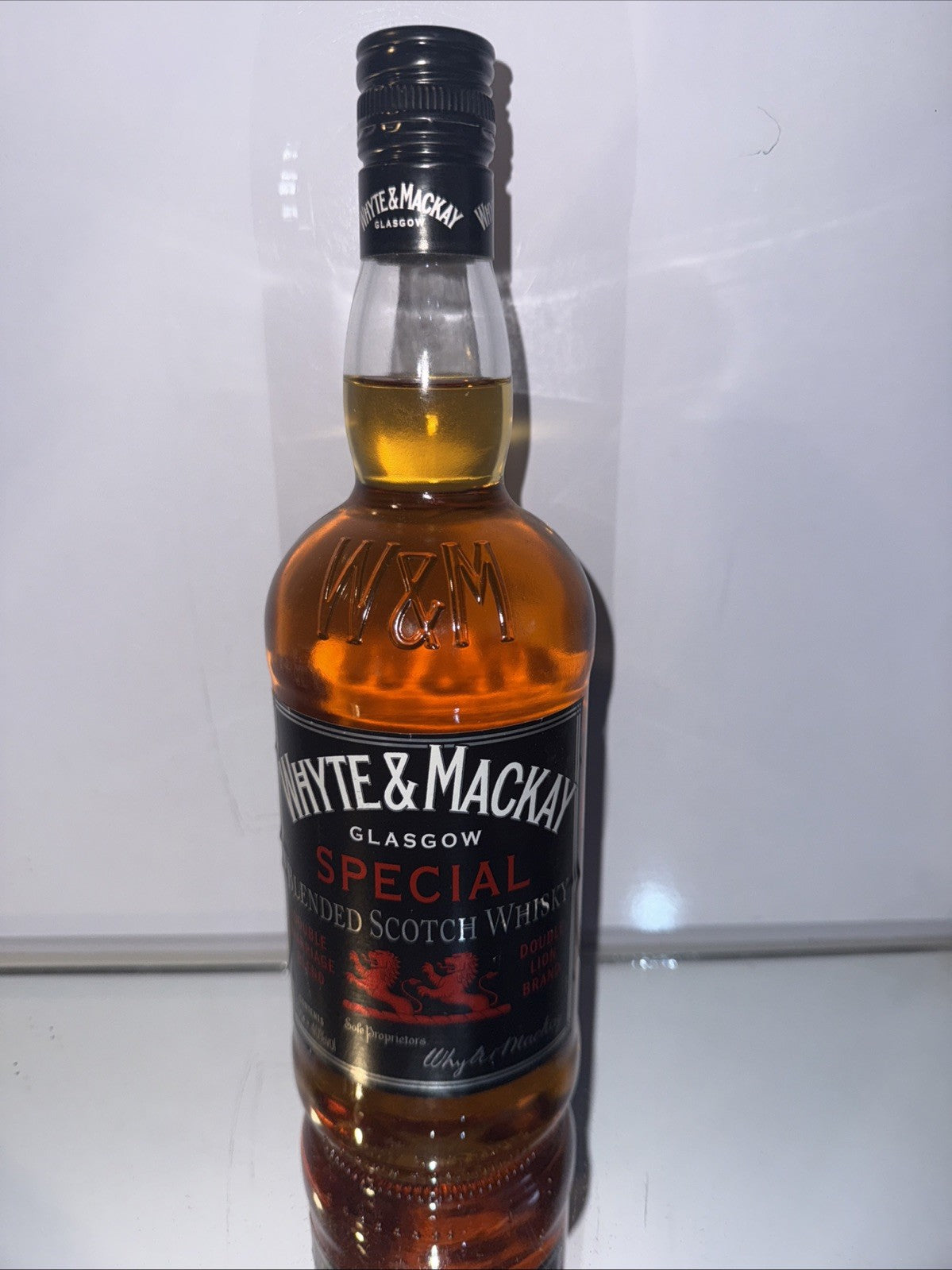 Whyte and Mackay Special scotch whisky