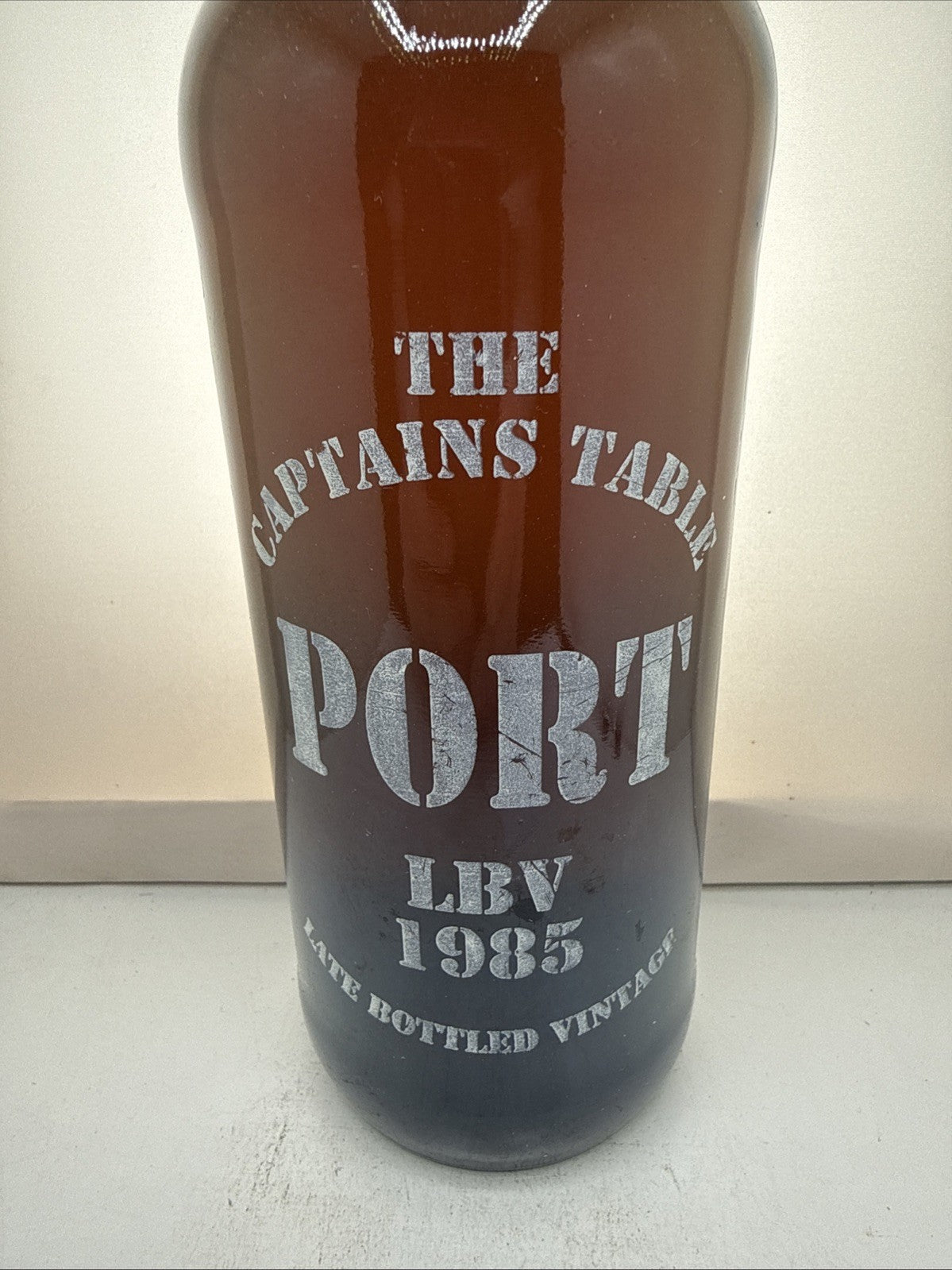 The Captain's Table LBV Port 1985,