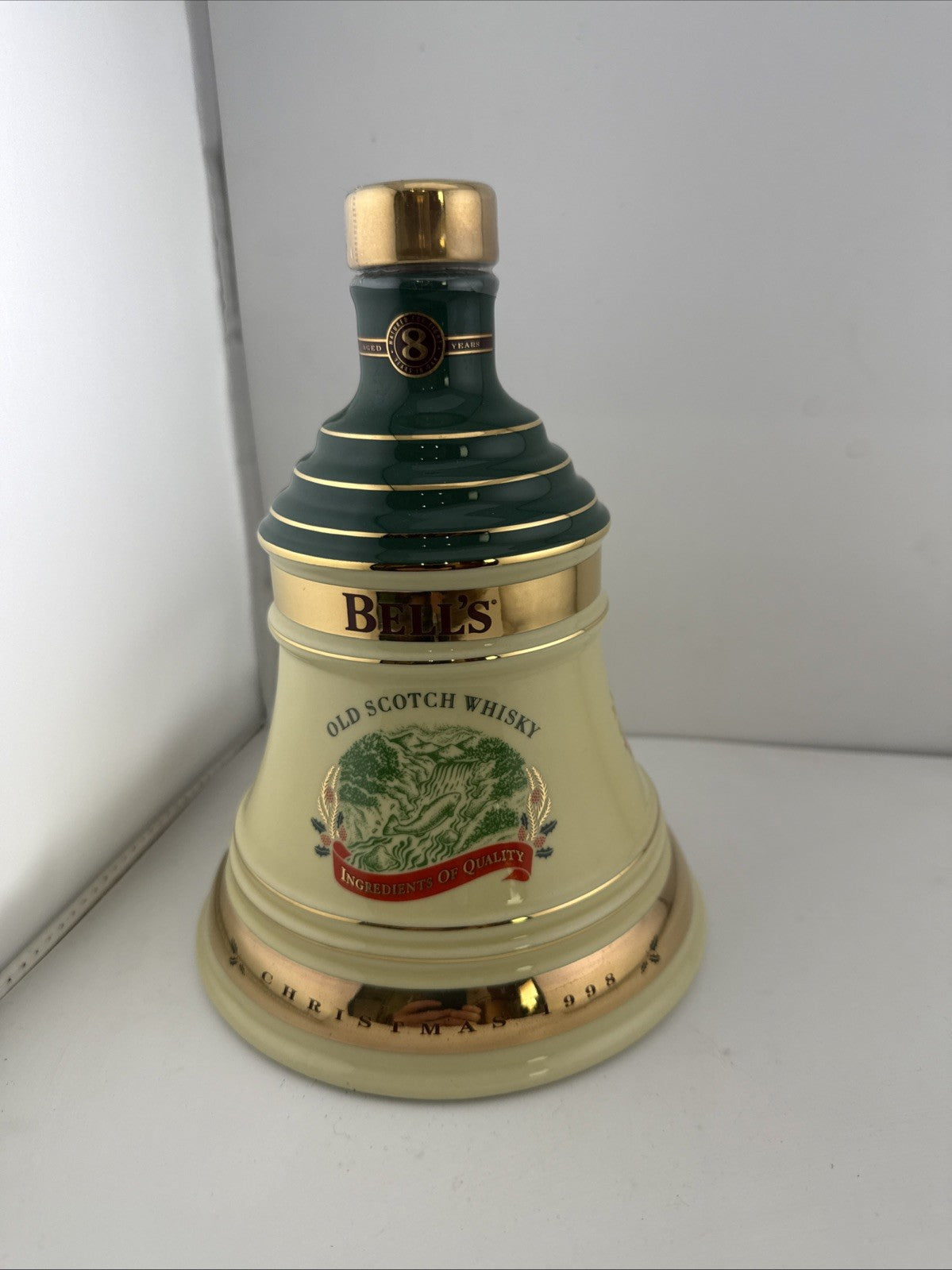 Bell’s Extra Special 1998 Christmas Bell Decanter 8 Year Old 70cl Full