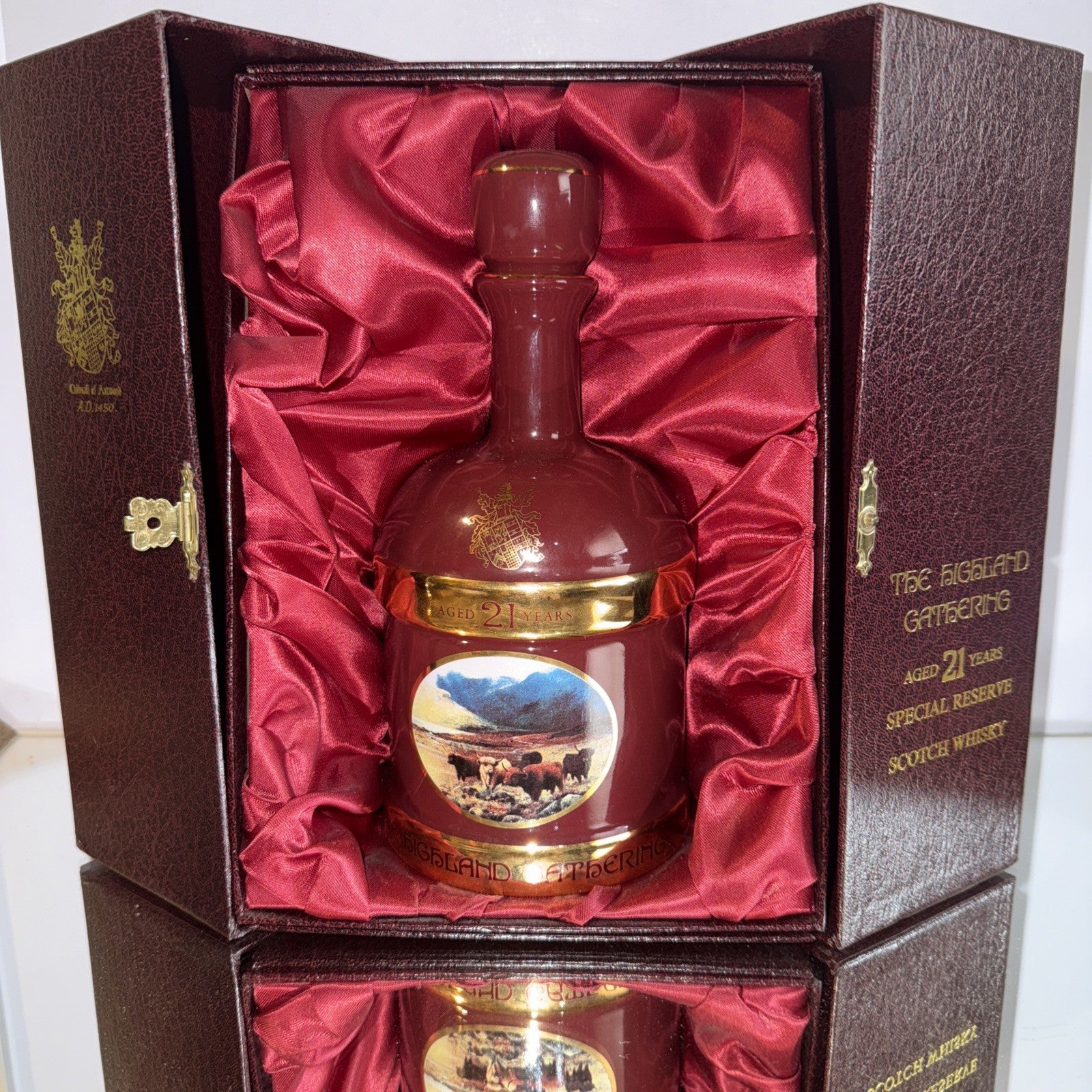The Highland Gathering 21 year aged Special Reserve Scotch Whisky Decanter (full
