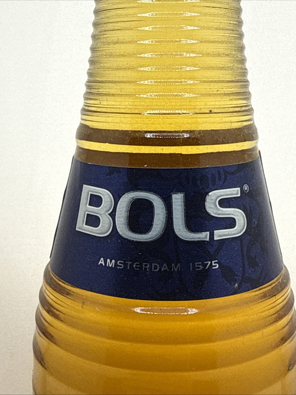 Bols Apricot Liqueur 50cl 24% – Older Style Bottle